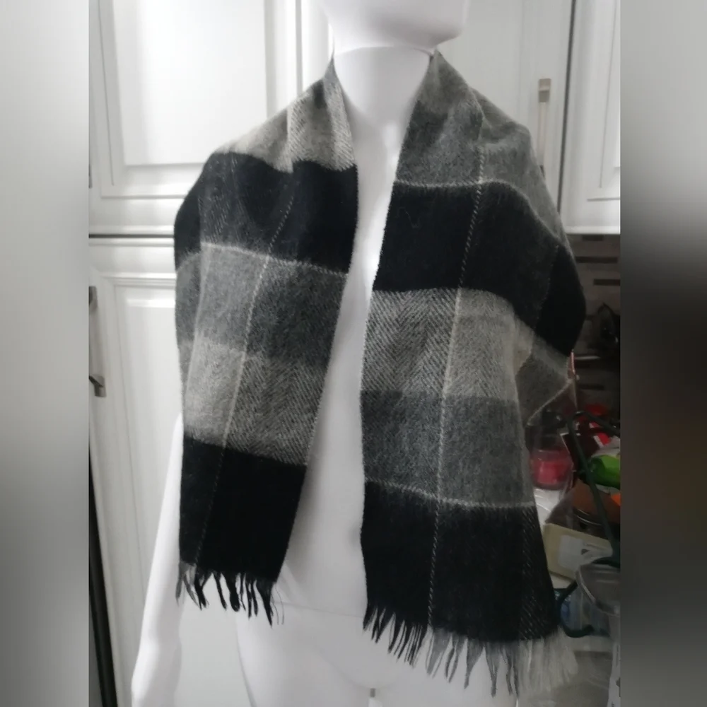 100% Superfine Lambs wool black gray Unisex Neck Scarf 47